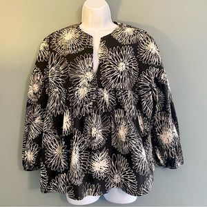 Piazza Sempione Split Neck Black Cream Floral 3/4 Sleeve Empire Waist Top Sz 16